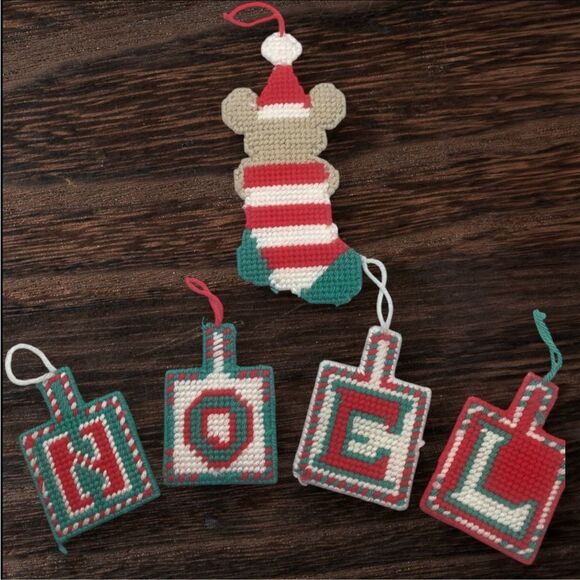 Vintage Handmade Plastic Canvas Christmas Ornaments Set Mouse Noel Holiday Decor - Picture 5 of 5